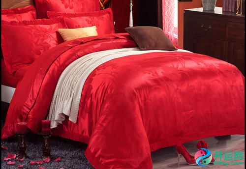 卧室的被子选择什么颜色比较好