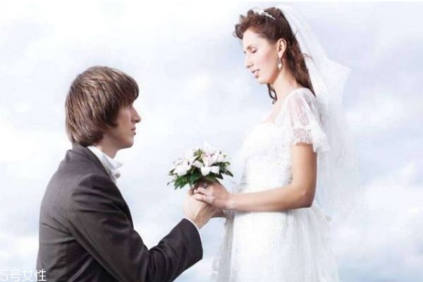 男人结婚后会想前任吗 男人结婚后的心理变化