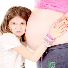 生二胎怎么安抚老大?生二胎对第一胎小孩的影响?