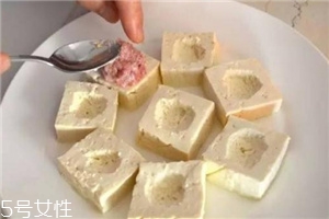 客家酿豆腐的家常做法 豆腐和猪肉这么做简直绝配