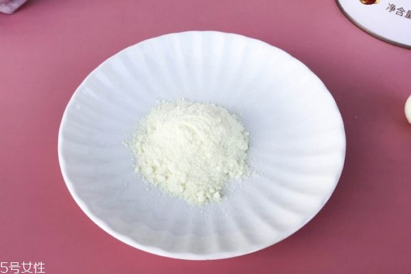 新鲜的羊奶和羊奶粉有什么区别呢 羊奶粉有营养吗