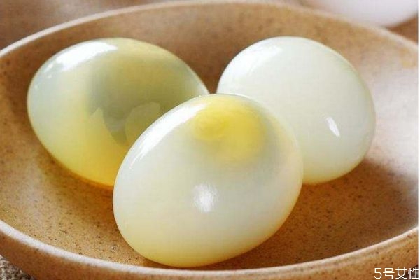 鸽子蛋有什么营养价值呢 吃鸽子蛋有什么好处呢