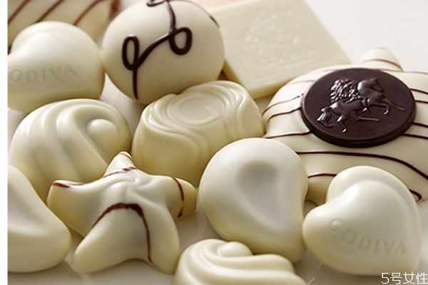 白巧克力的热量高吗 吃白巧克力会长胖吗
