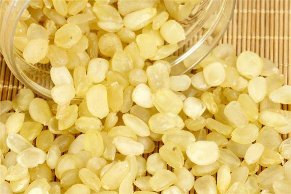 皂角米颜色越来越黄是坏了吗 皂角米发黄了还能吃吗
