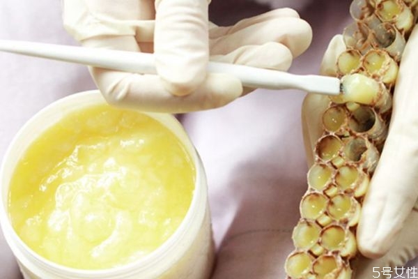 蜂王浆可以治疗肝病吗 蜂王浆可以怎么吃