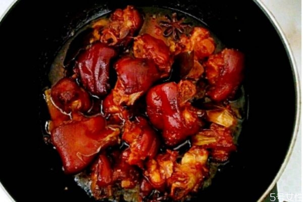 红烧猪蹄怎么做好吃 红烧猪蹄的简单做法