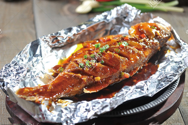 锡纸烤鱼用什么鱼 锡纸烤鱼用什么鱼好吃