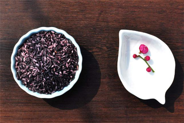 黑糯茶的成分是什么 黑糯茶有副作用吗