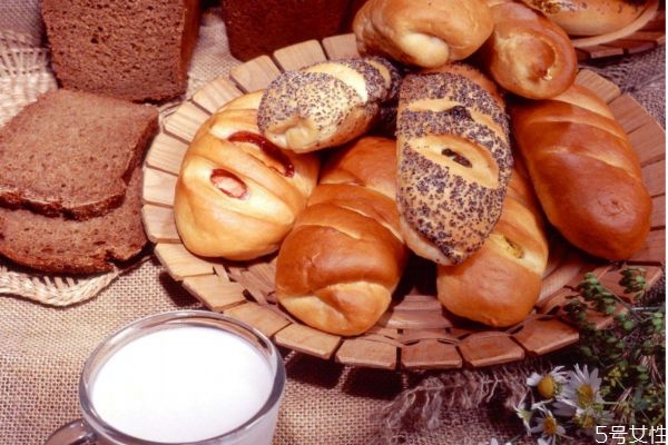 面包的热量高吗 减肥可以吃面包吗