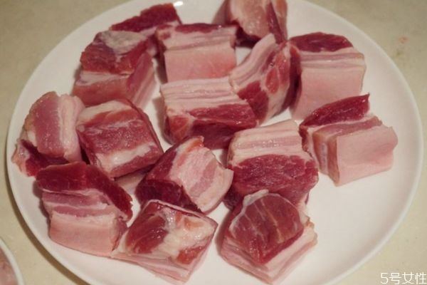 红烧肉应该用哪个地方的肉 什么肉适合做红烧肉
