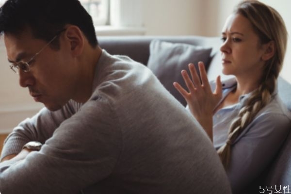 老婆想离婚表现 女人对你冷战说明什么