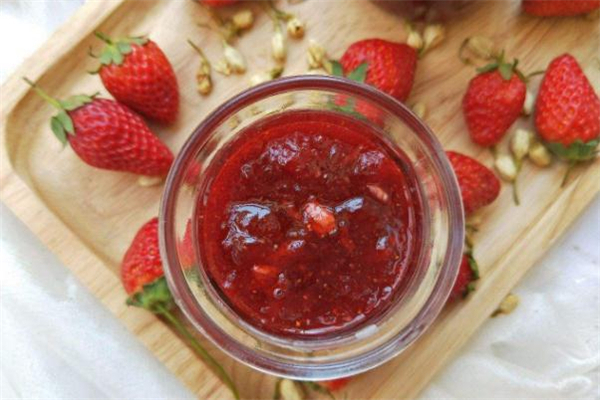 草莓酱会破坏营养吗 草莓做成酱还有营养吗 